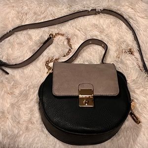 Gussaci shoulder bag